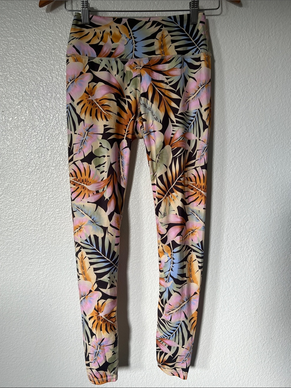Billabong Tropical Leaf Leggings in Black, Pink & Orange